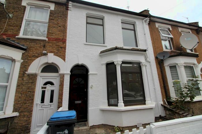 3 Bedroom Property To Rent In Felixstowe Road, London, N9