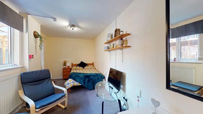 1 Bedroom Flat To Rent In B Peveril Street, Nottingham, NG7