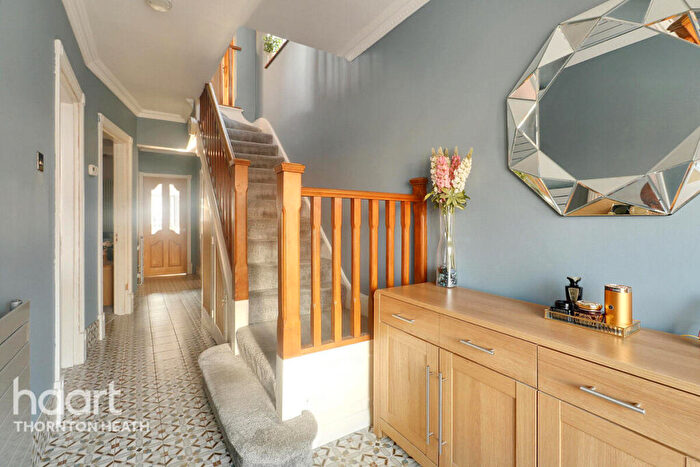 5 Bedroom Semi-Detached House For Sale In Dunheved Road South, Thornton Heath, CR7