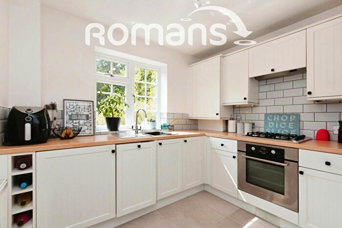 2 Bedroom Apartment To Rent In Ivy Drive, GU18