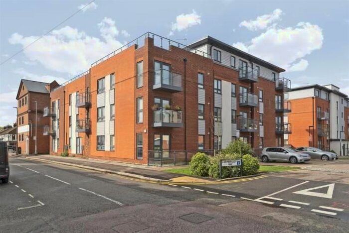 1 Bedroom Flat To Rent In Hagden Lane, Watford, WD18