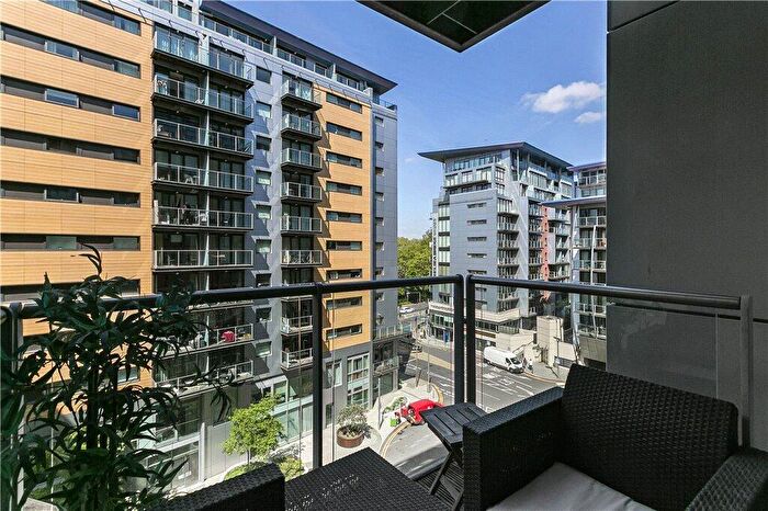 1 Bedroom Apartment For Sale In Queenstown Road, London, SW11