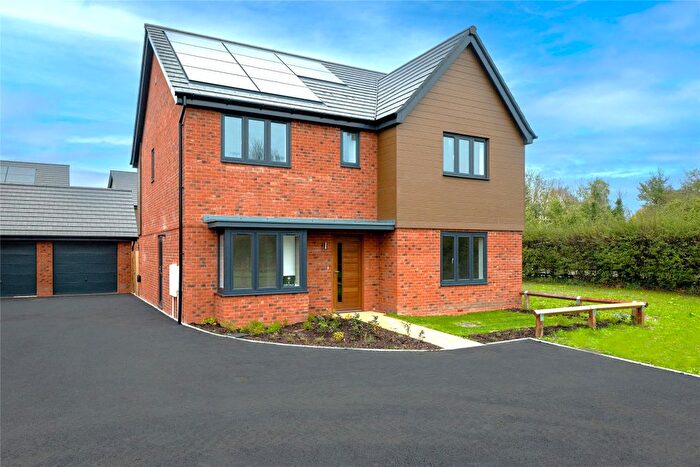 5 Bedroom Detached House For Sale In Tigermoth Drive, Stoke Orchard, Cheltenham, GL52