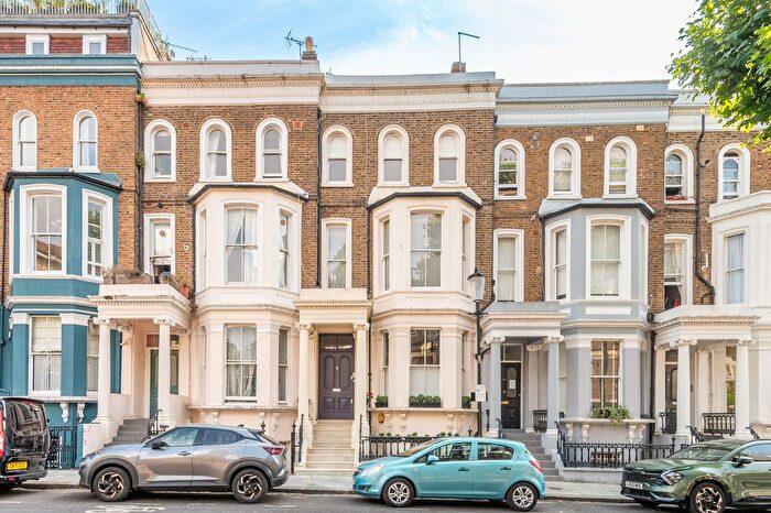 5 Bedroom Property To Rent In Powis Gardens, Notting Hill, London, W11