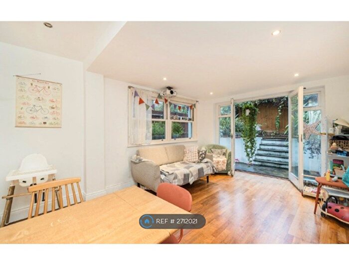 3 Bedroom Flat To Rent In Sherriff Road, London, NW6