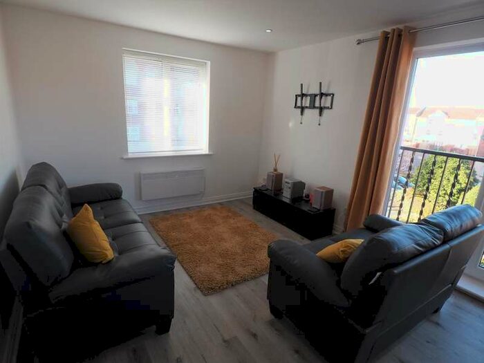 2 Bedroom Apartment To Rent In Lock Keepers Court, Victoria Dock, Hull, HU9