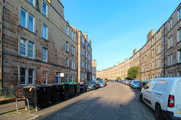 1 Bedroom Flat To Rent In Caledonian Crescent, Edinburgh, EH11