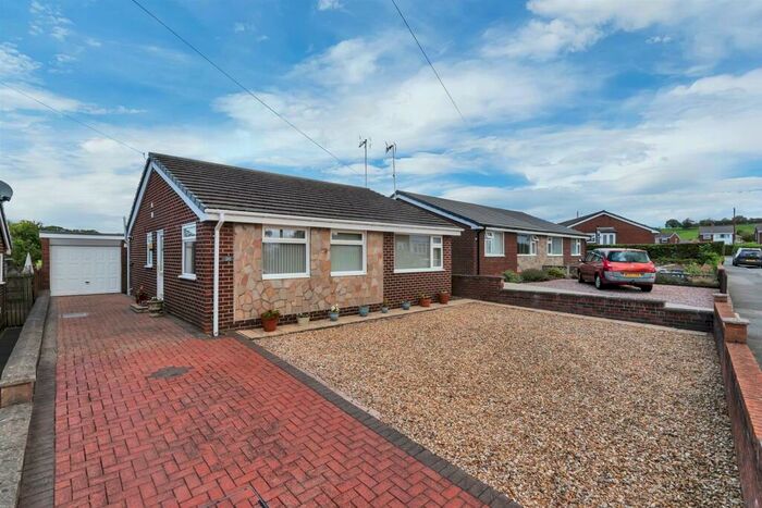 3 Bedroom Detached Bungalow For Sale In Offa, Chirk, Wrexham, LL14