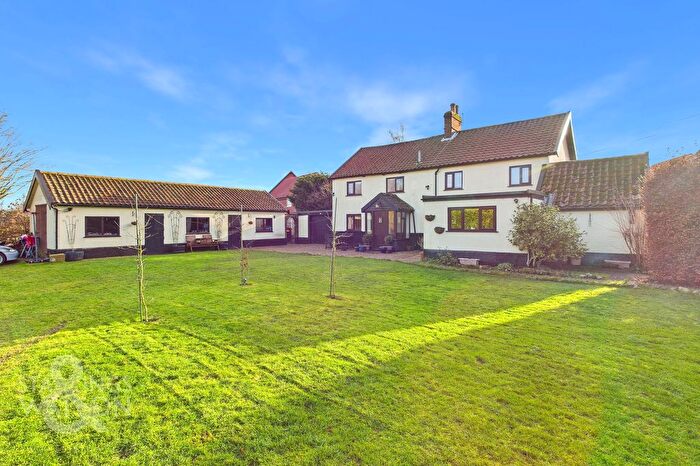 5 Bedroom Detached House For Sale In Rightup Lane, Wymondham, NR18