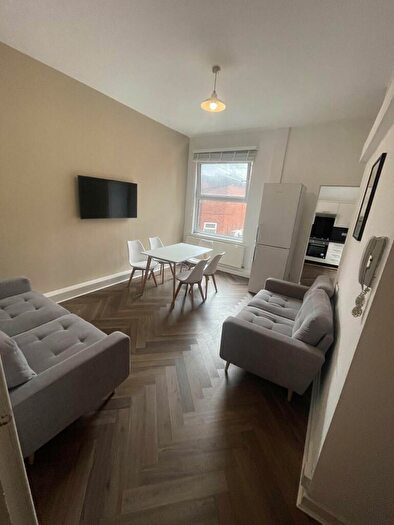 5 Bedroom House To Rent In Regent Park Avenue, LS6