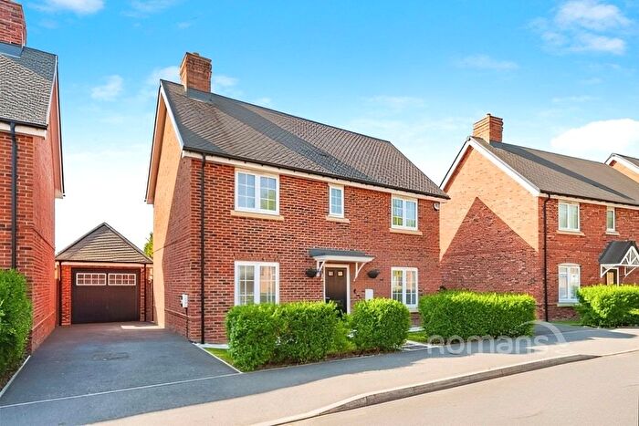 3 Bedroom Detached House For Sale In Cascade Way, Farnham, Surrey, GU9