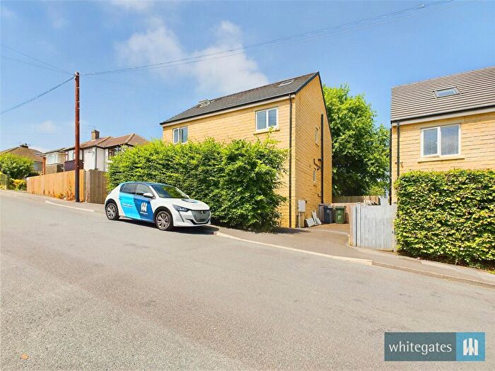 3 Bedroom Semi-Detached House To Rent In Stott Terrace, Bradford, West Yorkshire, BD2