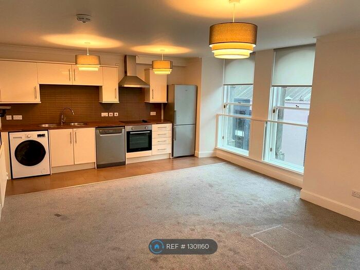 3 Bedroom Flat To Rent In Commercial Street, Dundee DD1