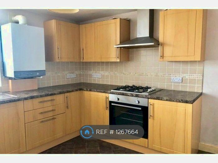 2 Bedroom Flat To Rent In Winner Street, Paignton, TQ3