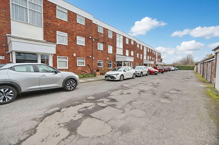 2 Bedroom Flat For Sale In Links View Court, Whitefield, M45