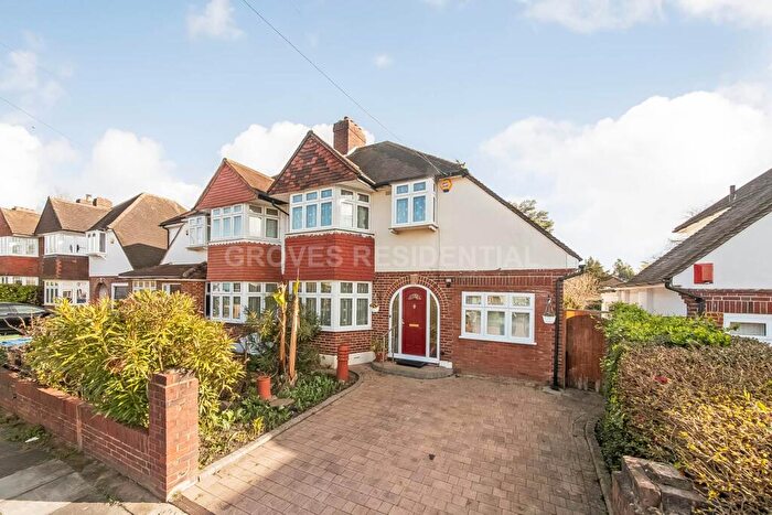 3 Bedroom Semi Detached House For Sale In Beechcroft Avenue, New Malden, KT3