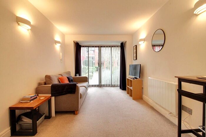 1 Bedroom Flat To Rent In Kings Court, Livery Street, Jewellery Quarter, B3