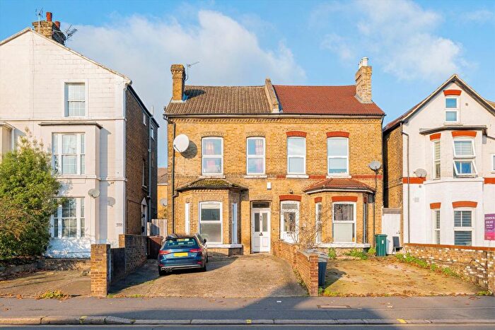 1 Bedroom Flat For Sale In London Road, Isleworth, TW7