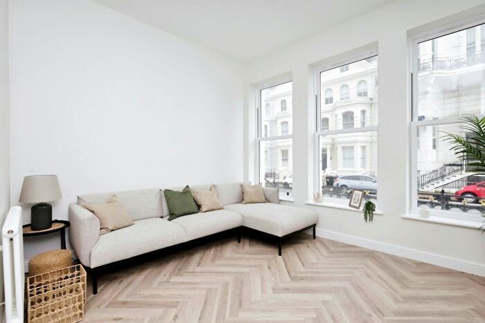 1 Bedroom Apartment For Sale In Grande View, Eastbourne, BN21