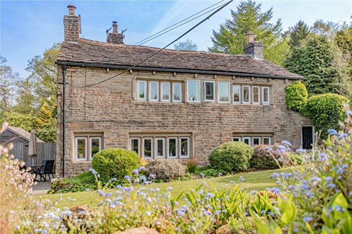 4 Bedroom Semi-Detached House For Sale In Gatehead Road, Delph, Saddleworth, OL3