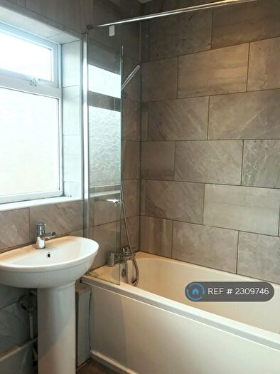 4 Bedroom Terraced House To Rent In Queensland Avenue, Coventry, CV5