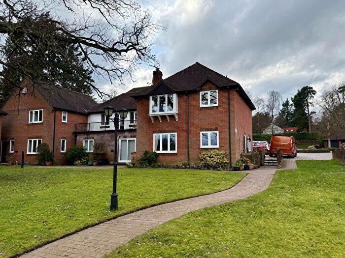 1 Bedroom Apartment For Sale In War Memorial Place, Henley-on-Thames, Oxfordshire, RG9