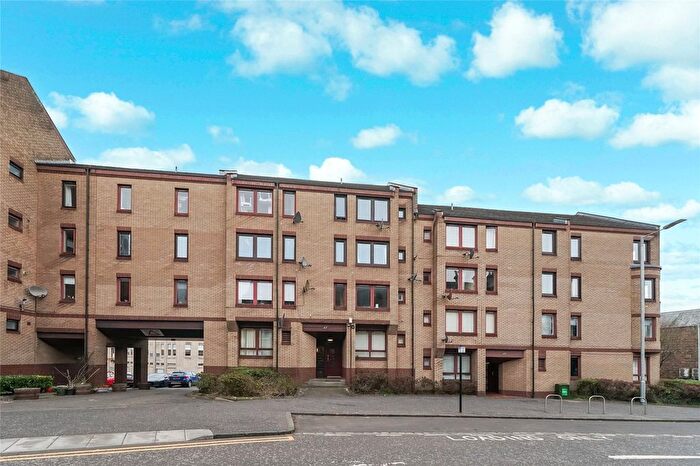 3 Bedroom Flat For Sale In Upper Craigs, Stirling, Stirlingshire, FK8