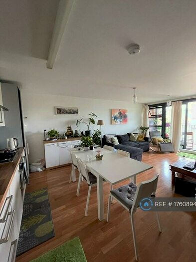 3 Bedroom Flat To Rent In Fawe Street, London, E14