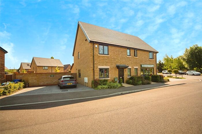 3 Bedroom Semi-Detached House For Sale In Great Easthall Way, Sittingbourne, Kent, ME10