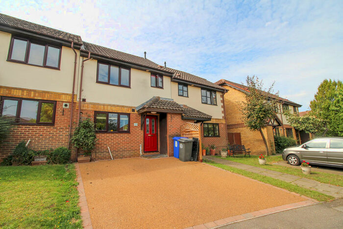 3 Bedroom Terraced House To Rent In Barry Lynham Drive, Newmarket, CB8