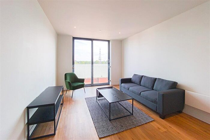 1 Bedroom Apartment To Rent In Mount Yard, M4