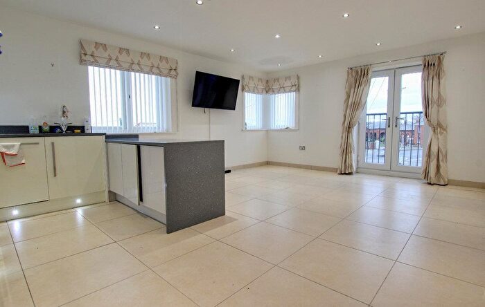 2 Bedroom House To Rent In Broadway, Hornsea, HU18