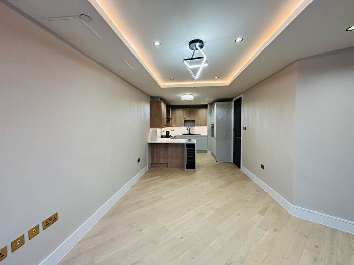 1 Bedroom Flat For Sale In Pix Court, Rye Lane, Southwark, London, SE15