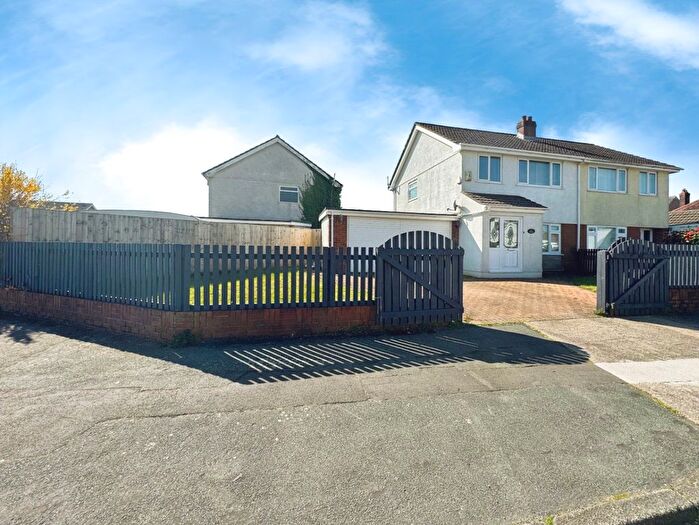 3 Bedroom Semi-Detached House For Sale In Plas Road, Grovesend, Swansea, West Glamorgan, SA4