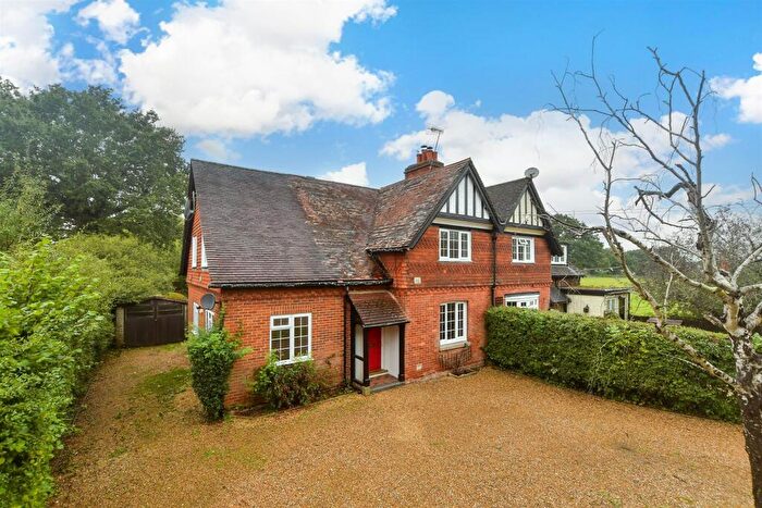 4 Bedroom Cottage For Sale In Broadbridge Lane, Smallfield, Surrey, RH6