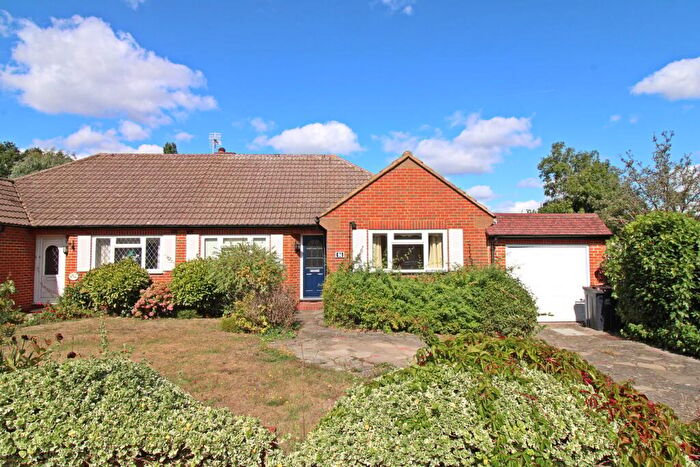 2 Bedroom Bungalow For Sale In Pickhurst Park, Bromley, BR2