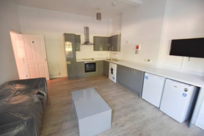4 Bedroom Flat To Rent In London Road, Leicester, LE2