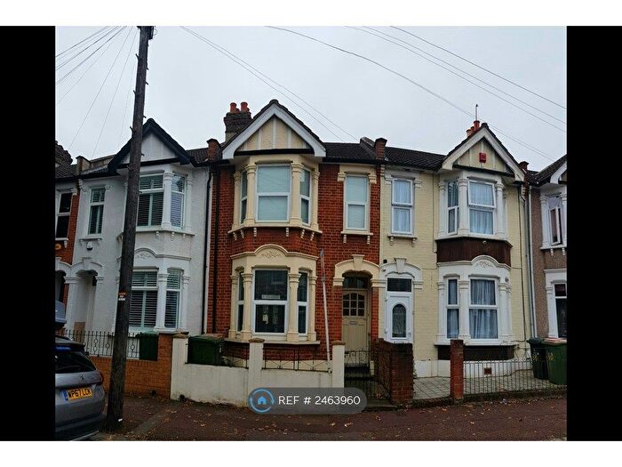 3 Bedroom Terraced House To Rent In Lichfield Road, London, E6