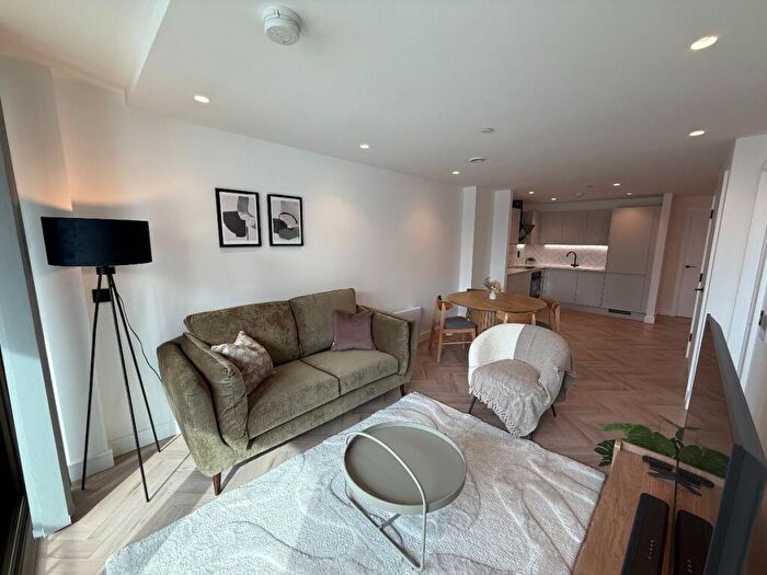 2 Bedroom Apartment To Rent In Lomax Building, Lomax Street, M1