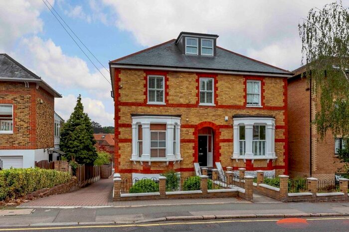 2 Bedroom Flat To Rent In Queens Road, Brentwood, CM14