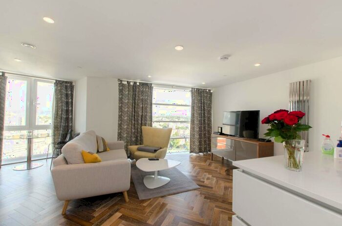 1 Bedroom Flat To Rent In City Road, Clerkenwell, London, EC1V