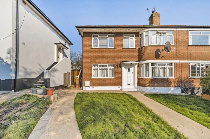2 Bedroom Maisonette For Sale In Cavendish Avenue, London, W13