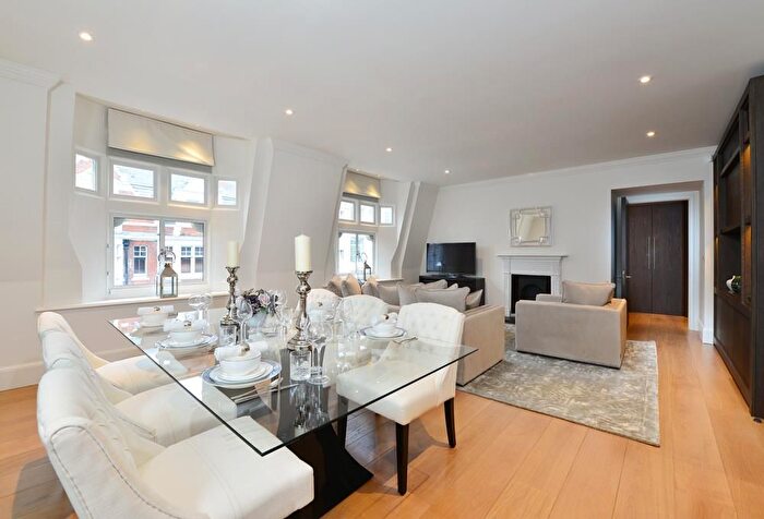 2 Bedroom Flat To Rent In Duke Street, Mayfair, W1K