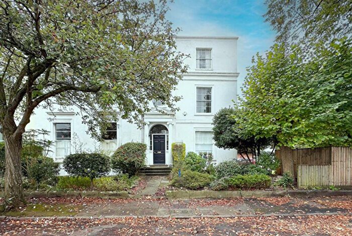 2 Bedroom Flat To Rent In Priory Street, Cheltenham, GL52