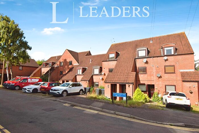 2 Bedroom Maisonette To Rent In Kingfisher Way, Bishops Stortford, CM23