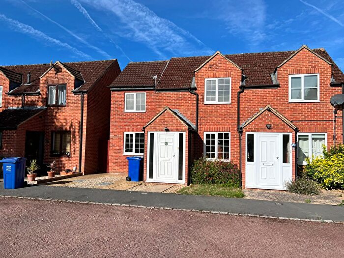 Semi-Detached House To Rent In The Phelps, Kidlington, Oxfordshire, OX5