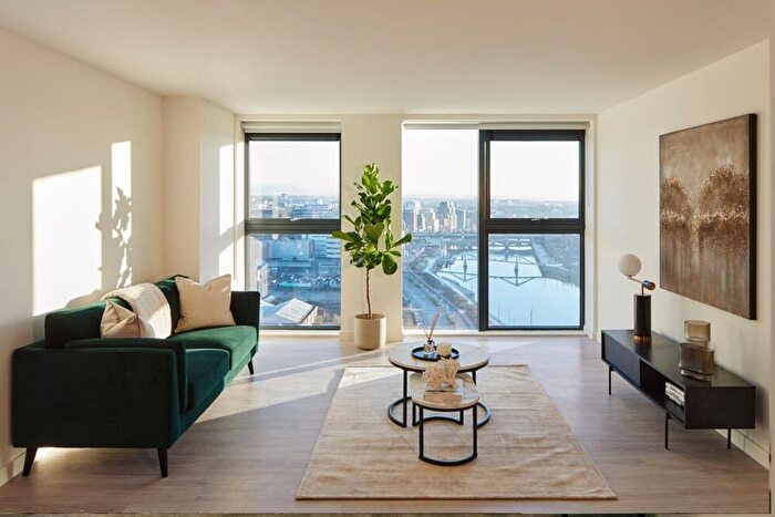 3 Bedroom Flat To Rent In Anderston Quay, Glasgow, G3