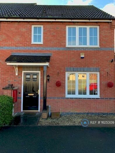3 Bedroom Semi-Detached House To Rent In Heathcote Drive, Tamworth, B78