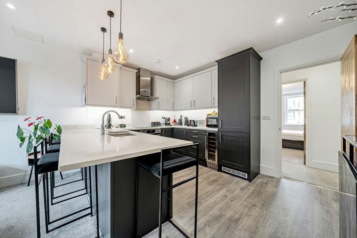 2 Bedroom Flat For Sale In Hatherley Road, Sidcup, DA14