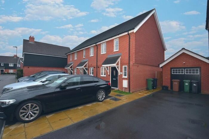 2 Bedroom Property To Rent In Bignall Avenue, Horley, RH6